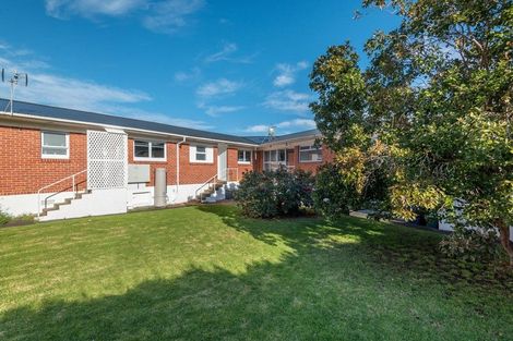 Photo of property in 3/19 Lake Pupuke Drive, Takapuna, Auckland, 0622