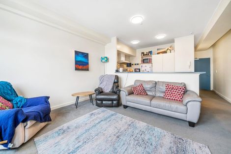 Photo of property in 17 Kent Terrace - Kent Apartments, 5c/16 Kent Terrace, Mount Victoria, Wellington, 6011