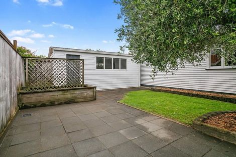 Photo of property in 307 Shakespeare Street, Leamington, Cambridge, 3432