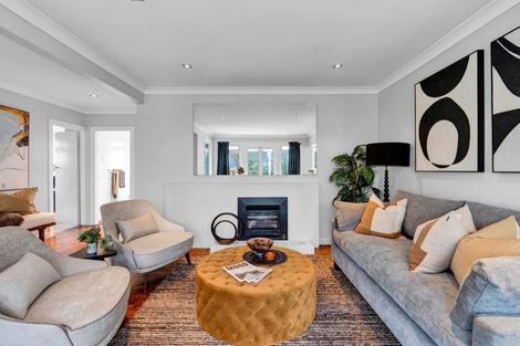 Photo of property in 106 Seaview Road, Westown, New Plymouth, 4310