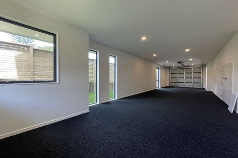 Photo of property in 1/11 Oteha Valley Road, Northcross, Auckland, 0632