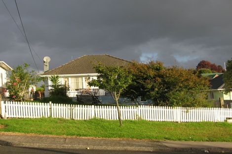 Photo of property in 54 Vodanovich Road, Te Atatu South, Auckland, 0610