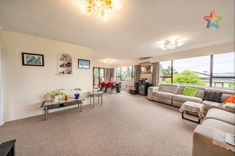 Photo of property in 179 Miromiro Road, Normandale, Lower Hutt, 5010
