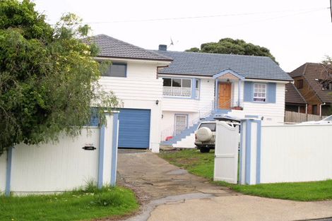 Photo of property in 5 Avoca Road, Cockle Bay, Auckland, 2014