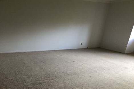 Photo of property in 2/13 Waitemata Road, Hauraki, Auckland, 0622