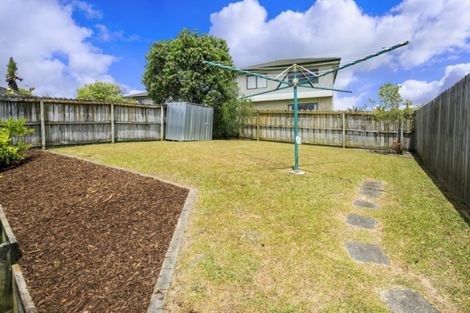 Photo of property in 1 Black Teal Close, Unsworth Heights, Auckland, 0632