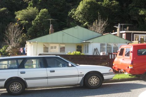 Photo of property in 14 James Grove, Stokes Valley, Lower Hutt, 5019
