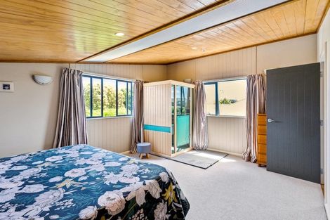 Photo of property in 13 Marram Way, Peka Peka, Waikanae, 5391