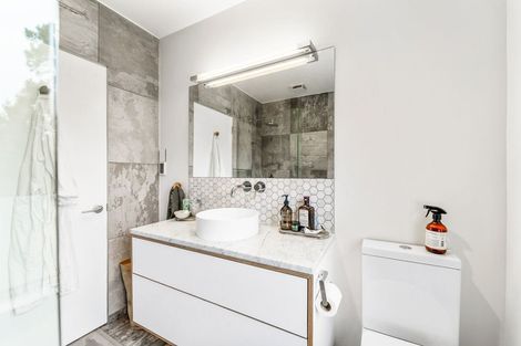 Photo of property in 110 Candia Road, Henderson Valley, Auckland, 0614