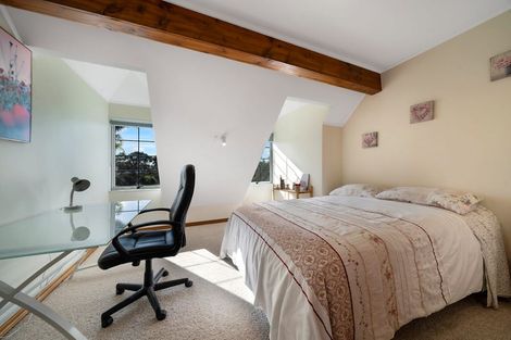 Photo of property in 105 Grassmere Road, Henderson Valley, Auckland, 0612