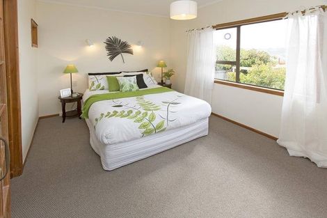 Photo of property in 1/10 Hyde Road, Rothesay Bay, Auckland, 0630