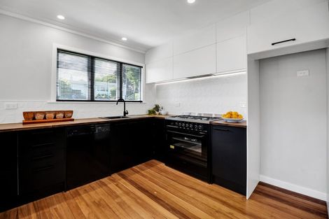 Photo of property in 226 Tukapa Street, Westown, New Plymouth, 4310