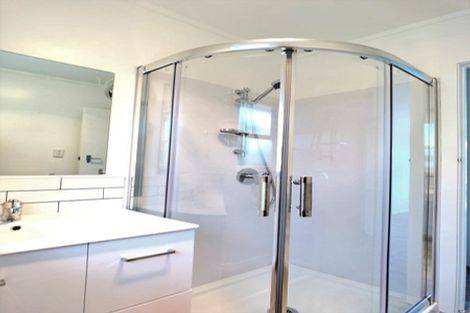 Photo of property in 2/12 Nile Road, Milford, Auckland, 0620