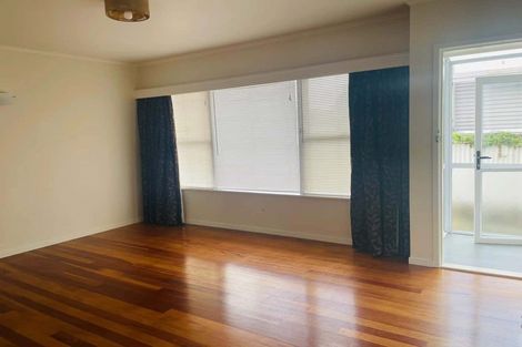 Photo of property in 2/43 Shakespeare Road, Milford, Auckland, 0620