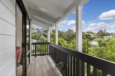 Photo of property in 2/660 Beach Road, Browns Bay, Auckland, 0630