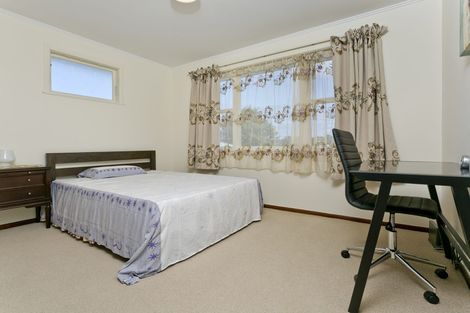 Photo of property in 40 Bond Crescent, Forrest Hill, Auckland, 0620