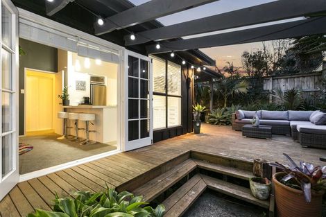 Photo of property in 2/13 Belmont Terrace, Milford, Auckland, 0620