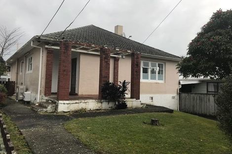 Photo of property in 179 Whites Line East, Waiwhetu, Lower Hutt, 5010