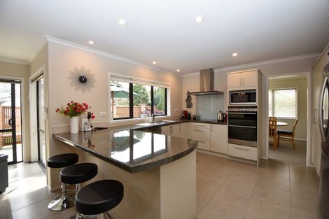 Photo of property in 5 The Glade, Carterton, 5713