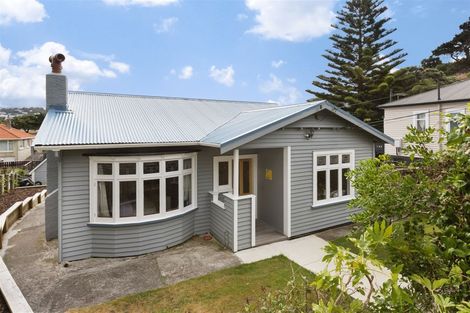 Photo of property in 102 Wexford Road, Miramar, Wellington, 6022