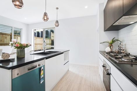 Photo of property in 28 Paripari Street, Flat Bush, Auckland, 2019
