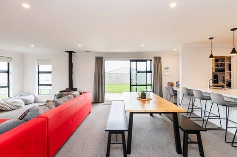 Photo of property in 197 Pacific Drive, Fitzherbert, Palmerston North, 4410