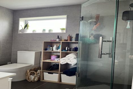 Photo of property in 8 Advene Road, Cockle Bay, Auckland, 2014