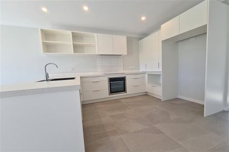 Photo of property in 35b O'meara Street, Swanson, Auckland, 0614