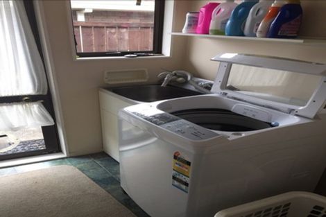 Photo of property in 8 Mirabell Place, Golflands, Auckland, 2013