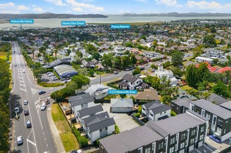 Photo of property in 2/111 Hobsonville Road, West Harbour, Auckland, 0618