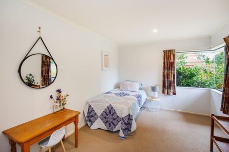 Photo of property in 5 Pastoral Lane, Hokowhitu, Palmerston North, 4410