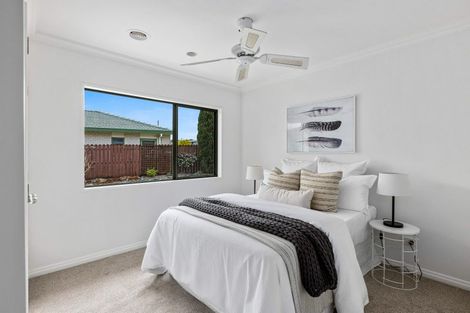 Photo of property in 179 Lakeside Drive, Orewa, 0931