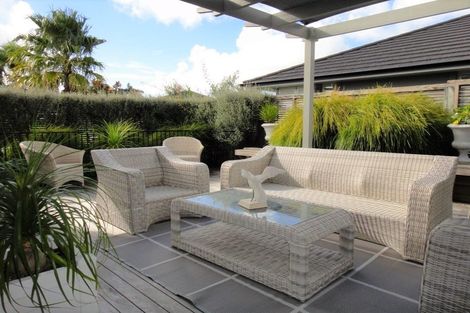 Photo of property in 98 Barbados Way, One Tree Point, 0118