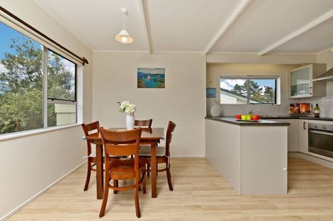 Photo of property in 2/25 Woodlands Crescent, Browns Bay, Auckland, 0630