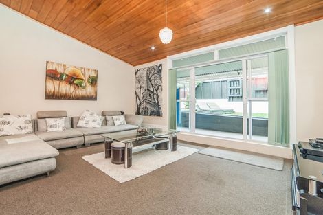 Photo of property in 30 Palomino Drive, Henderson, Auckland, 0612