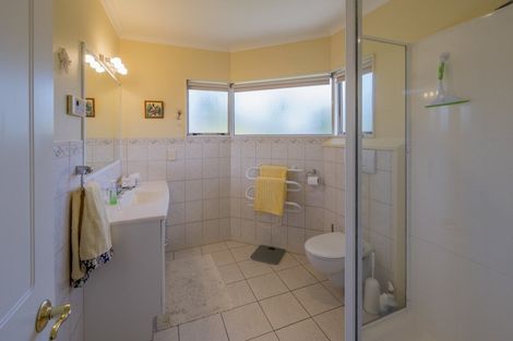 Photo of property in 16 Harry Shaw Way, Raumati South, Paraparaumu, 5032