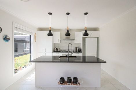 Photo of property in 17 Buddle Road, Wallaceville, Upper Hutt, 5018