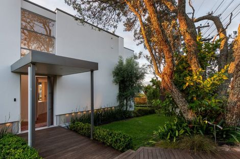 Photo of property in 3a Kowhai Road, Mairangi Bay, Auckland, 0630