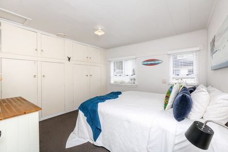 Photo of property in 30 Tasman Parade, Oakura, 4314