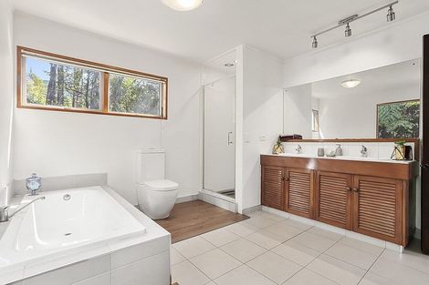 Photo of property in 177 Parker Road, Oratia, Auckland, 0604