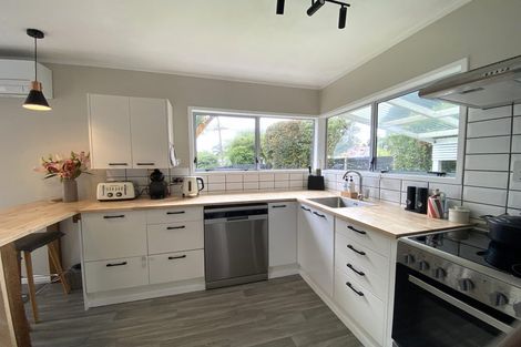 Photo of property in 1/38 Aeroview Drive, Beach Haven, Auckland, 0626