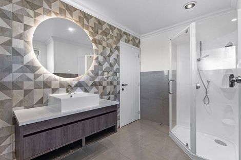Photo of property in 72 Compass Way, Half Moon Bay, Auckland, 2012