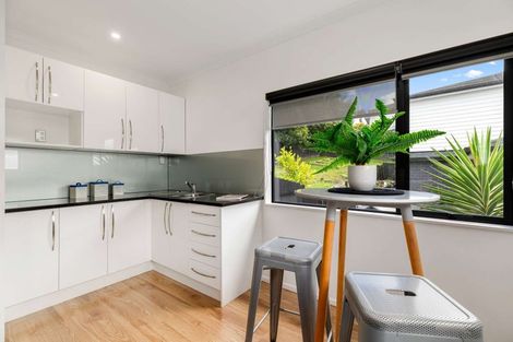 Photo of property in 12 San Casello Rise, Henderson, Auckland, 0612
