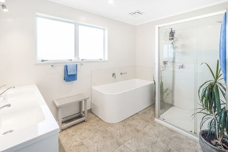 Photo of property in 28 Moreland Avenue, Pukete, Hamilton, 3200