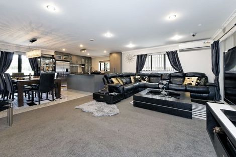 Photo of property in 14 Bradnor Meadows Drive, Swanson, Auckland, 0612