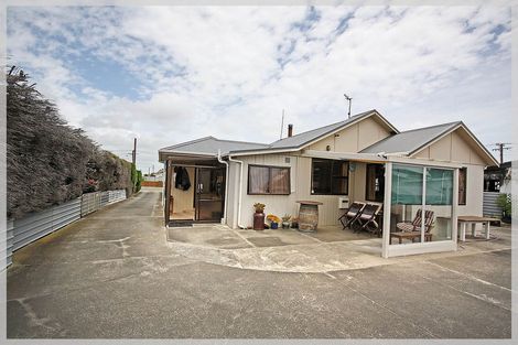 Photo of property in 47 Edinburgh Terrace, Foxton Beach, Foxton, 4815