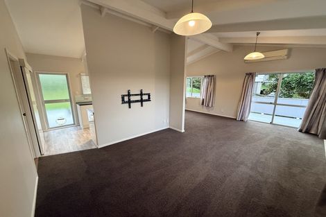 Photo of property in 21 William Hadlow Place, Hatfields Beach, Orewa, 0931