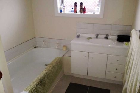 Photo of property in 1/28 Guinness Crescent, Ilam, Christchurch, 8041