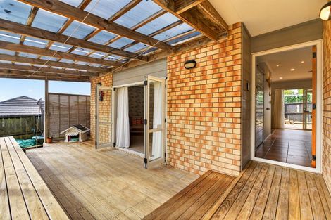 Photo of property in 21a Savoy Road, Glen Eden, Auckland, 0602