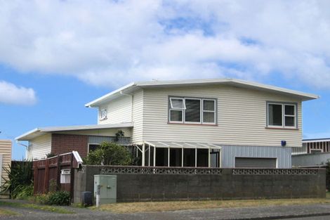 Photo of property in 33 Priscilla Crescent, Kingston, Wellington, 6021